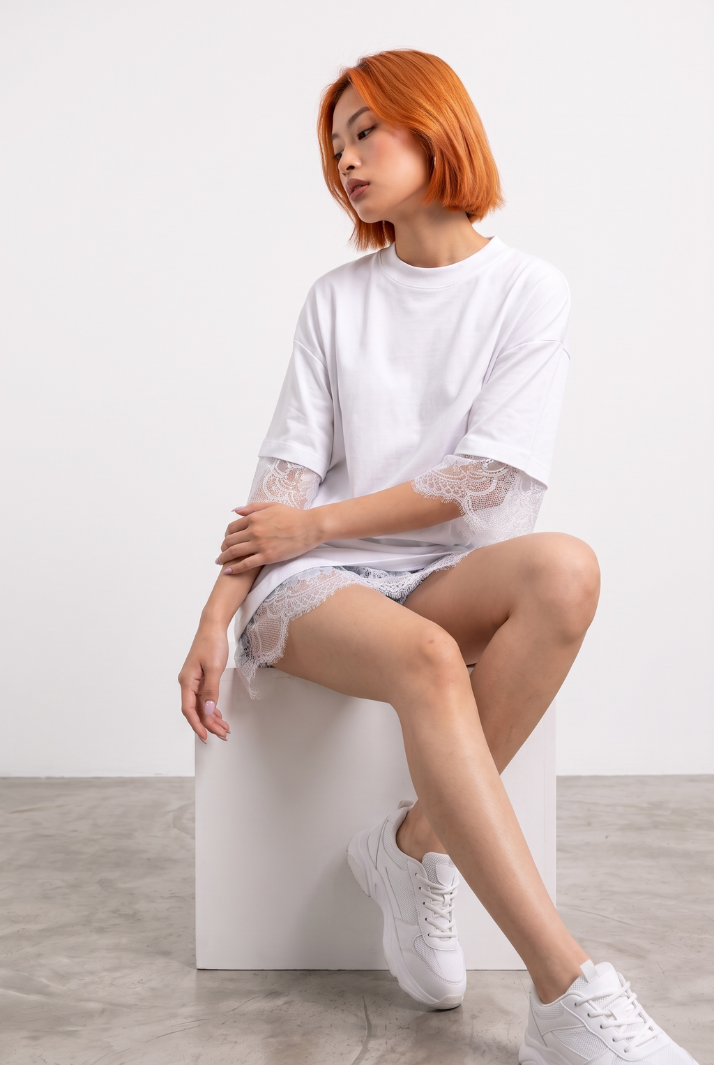 Asymentrical T-shirt Lace Edges - White